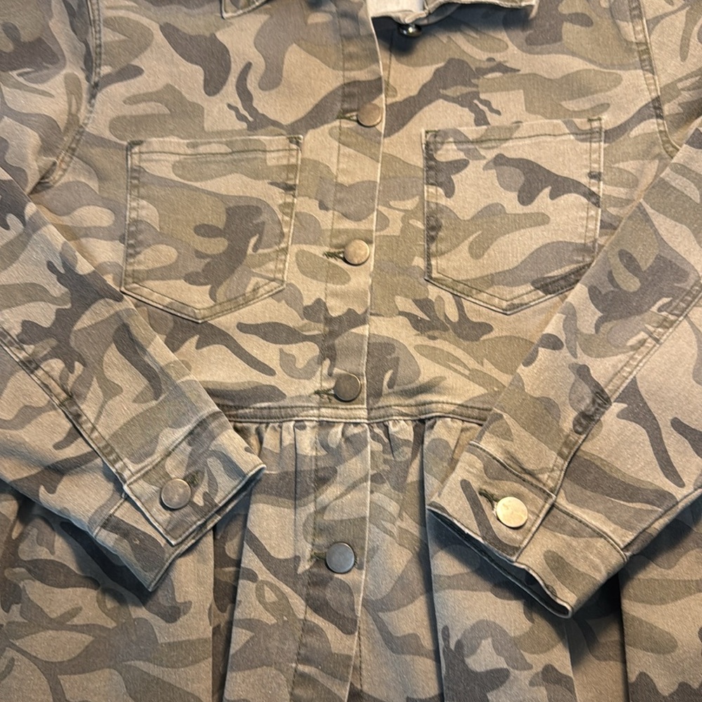 Coco & Carmen Camo Jacket S/M Peplum with Raw Edge Stretch - Picture 11 of 12